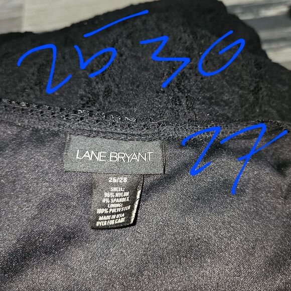 Vintage y2k lace gothic v neck plus size top - Picture 3 of 3